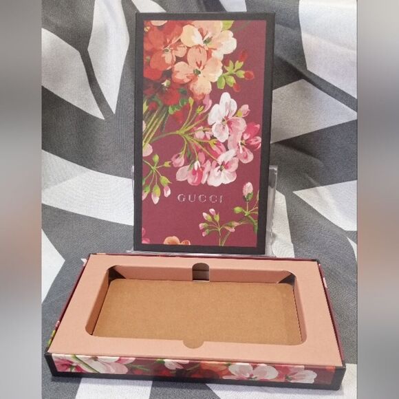 Gucci Italy GG Bloom Flora pattern phone case/Gift Box BOX ONLY